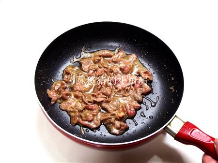 自制中華名小吃——粵式幹炒牛河的做法 步骤6