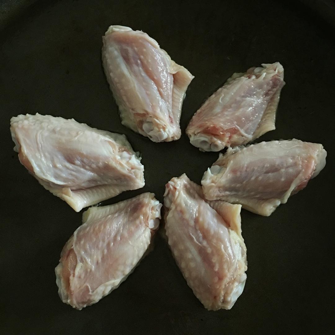 今日早餐： 雞蛋手擀麪，肉末青菜湯煮麪pei五穀豆漿and鹽煎雞翅的做法 步骤5