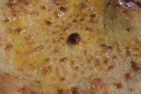 批薩原來還可以如此多樣和簡單——懶人披薩之一：茄子饢餅批薩的做法 步骤3