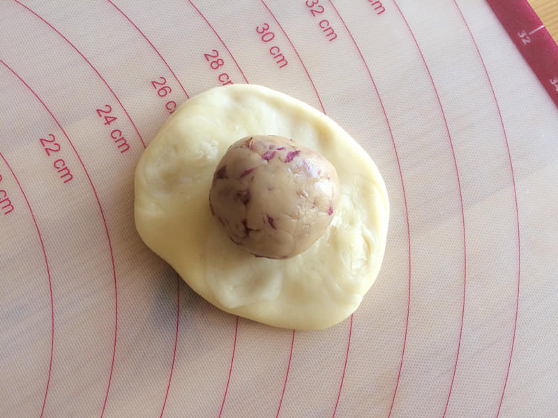 玫瑰糯米鮮花餅，外面酥掉渣，裏面QQQ的做法 步骤16