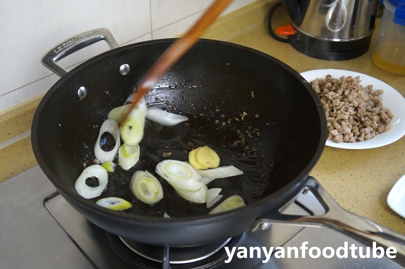 炸醬麪 Zhajiangmian的做法 步骤4