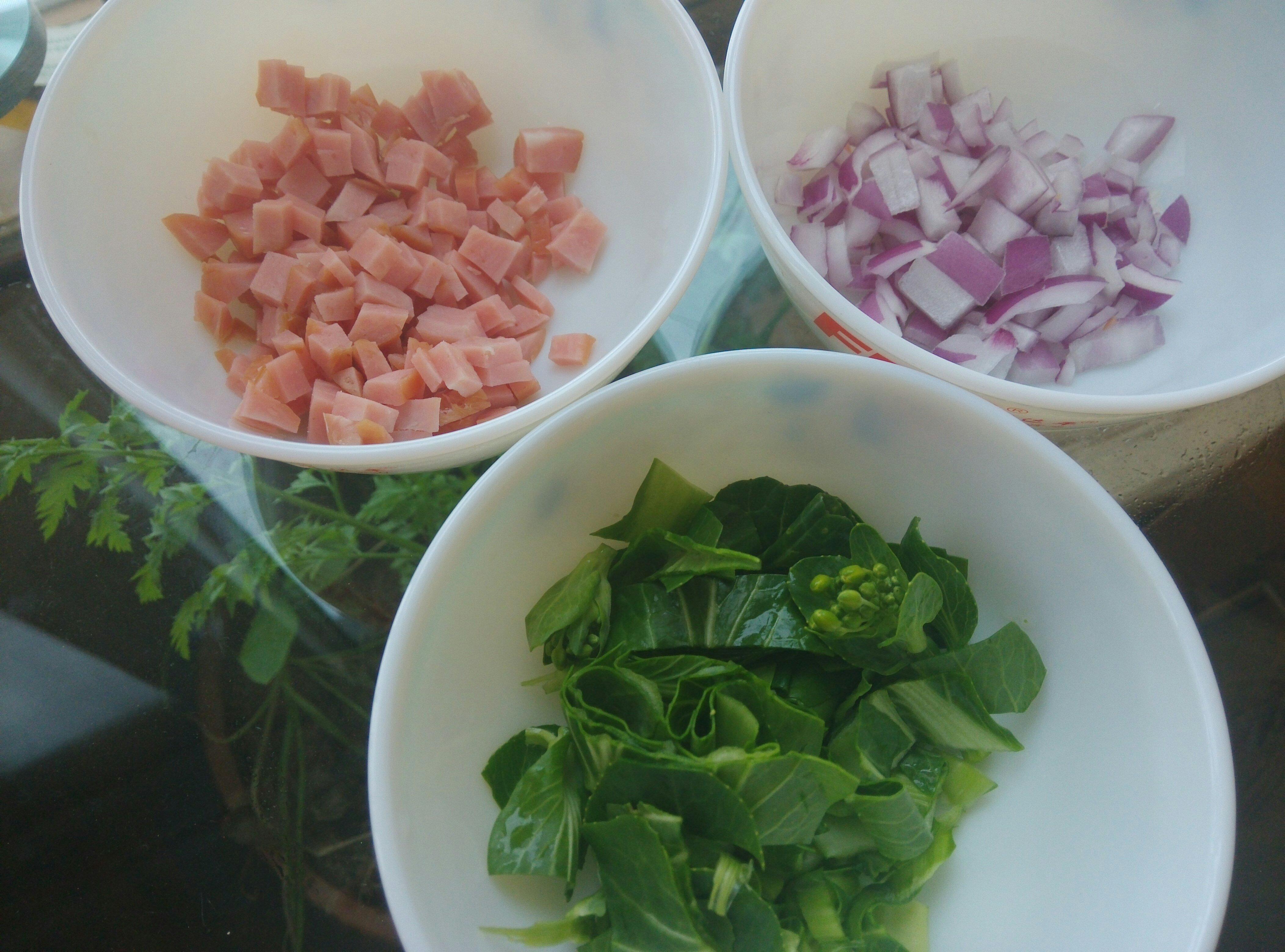 鹹味蔬菜火腿燕麥粥的做法 步骤1
