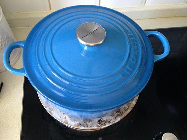 鑄鐵鍋版番茄絲瓜麪筋煲（附普通鍋備註）的做法 步骤12