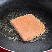 雜量鮭魚飯糰的做法 步骤4