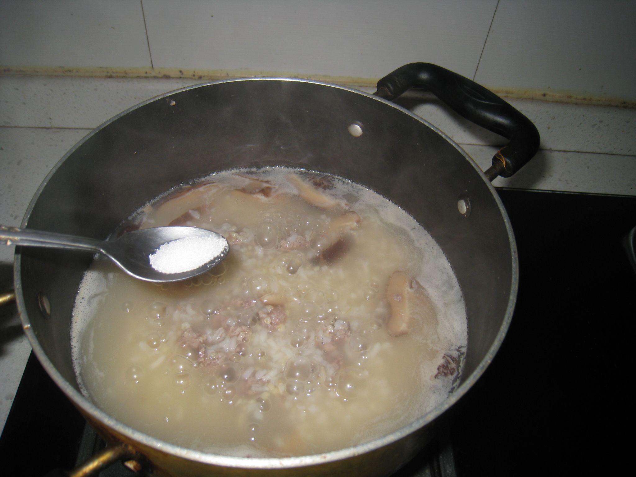 香菇瘦肉粥的做法 步骤6