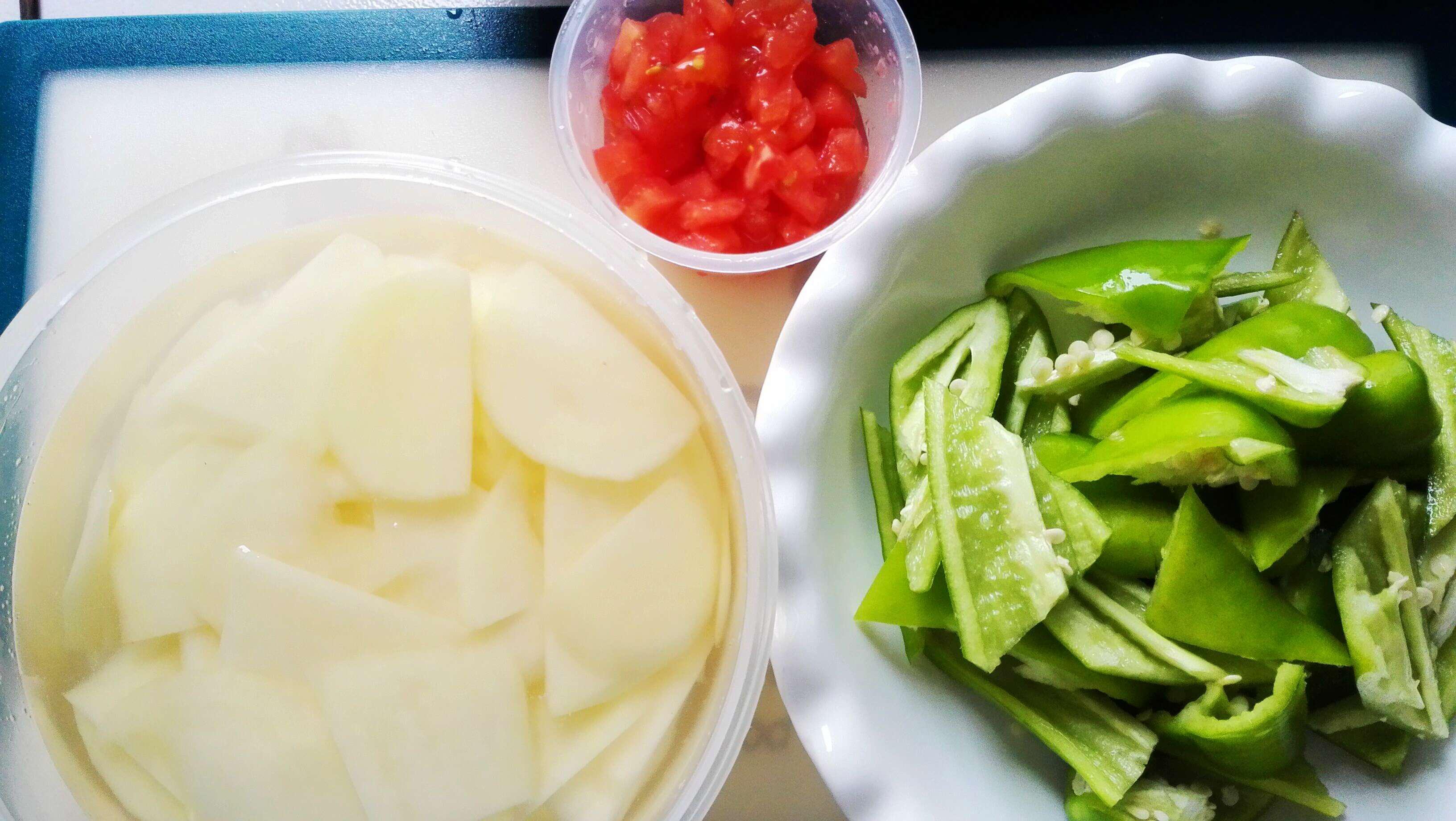 好吃的懶菜和香粥丨番茄青椒土豆片&紫糯米杏仁粥•圓滿素食的做法 步骤3