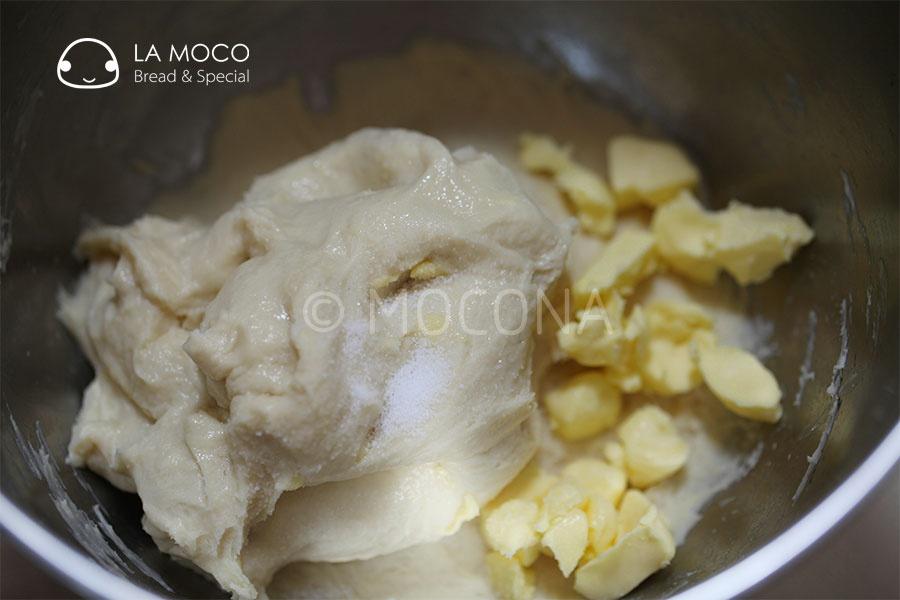 棉花糖和積雨雲-牛奶紅豆麪包的做法 步骤3