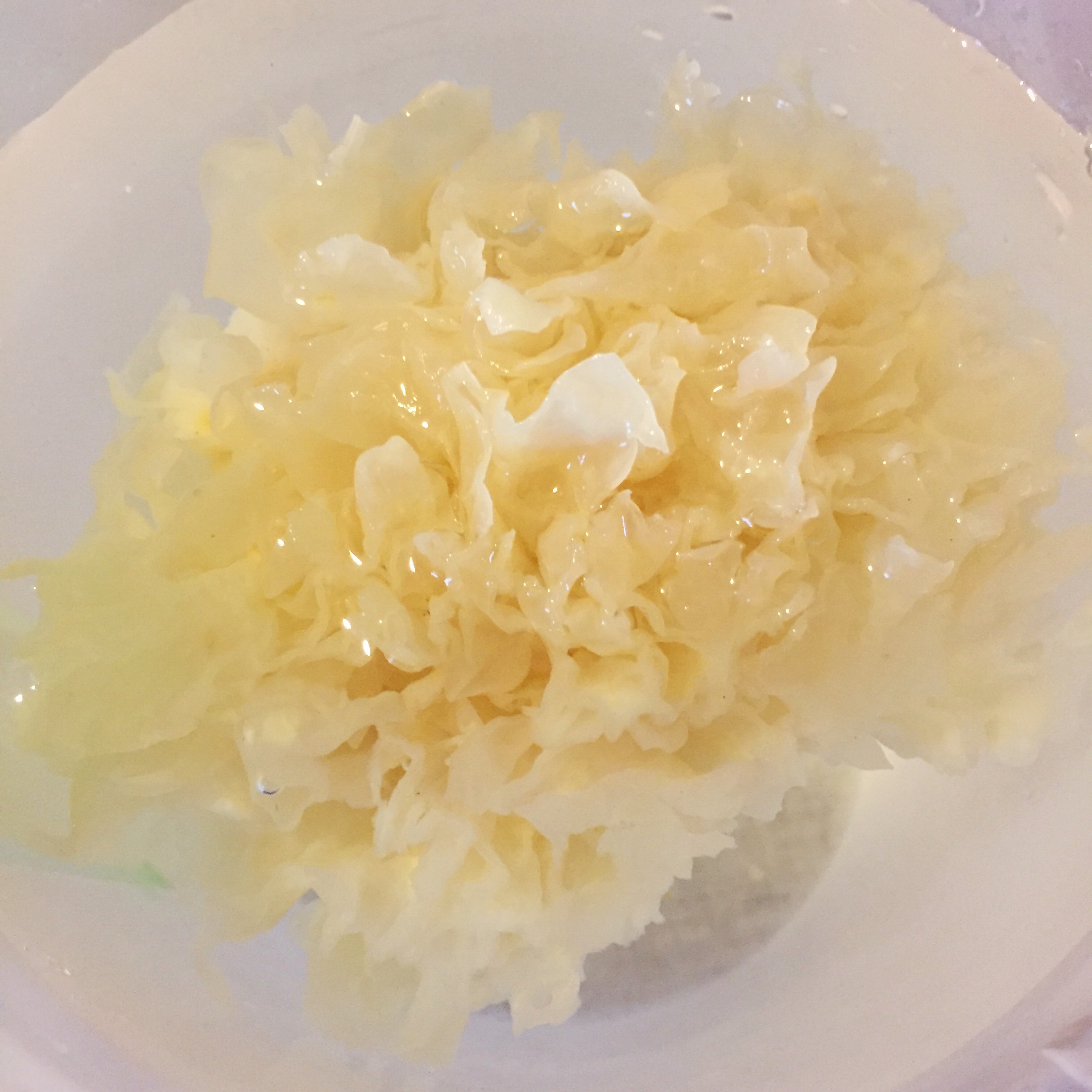 桃膠皁角米銀耳糖水（高壓鍋版）的做法 步骤2