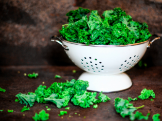 健康羽衣甘藍沙拉 marinated kale salad-Nadia Damaso的做法 步骤1