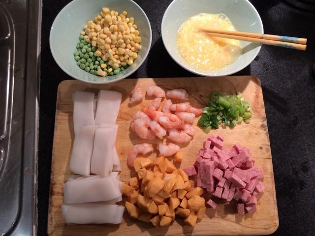馬來炒飯 Nasi Goreng - 海鮮版的做法 步骤1