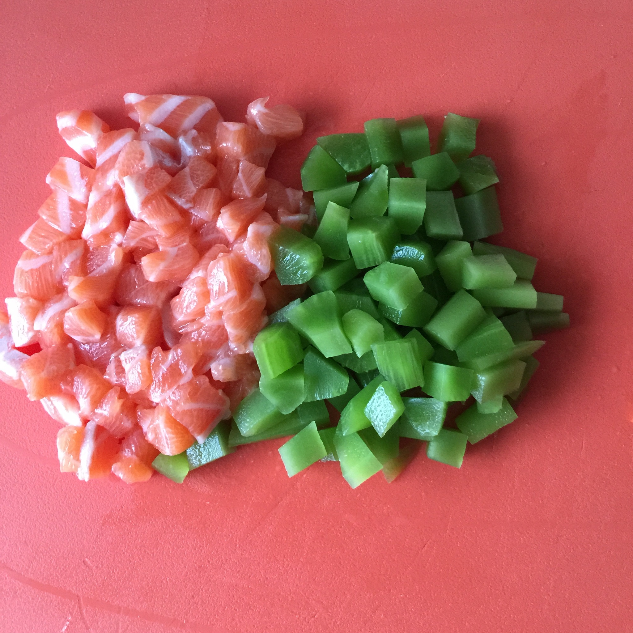 泡菜蘿蔔三文魚炒飯的做法 步骤2