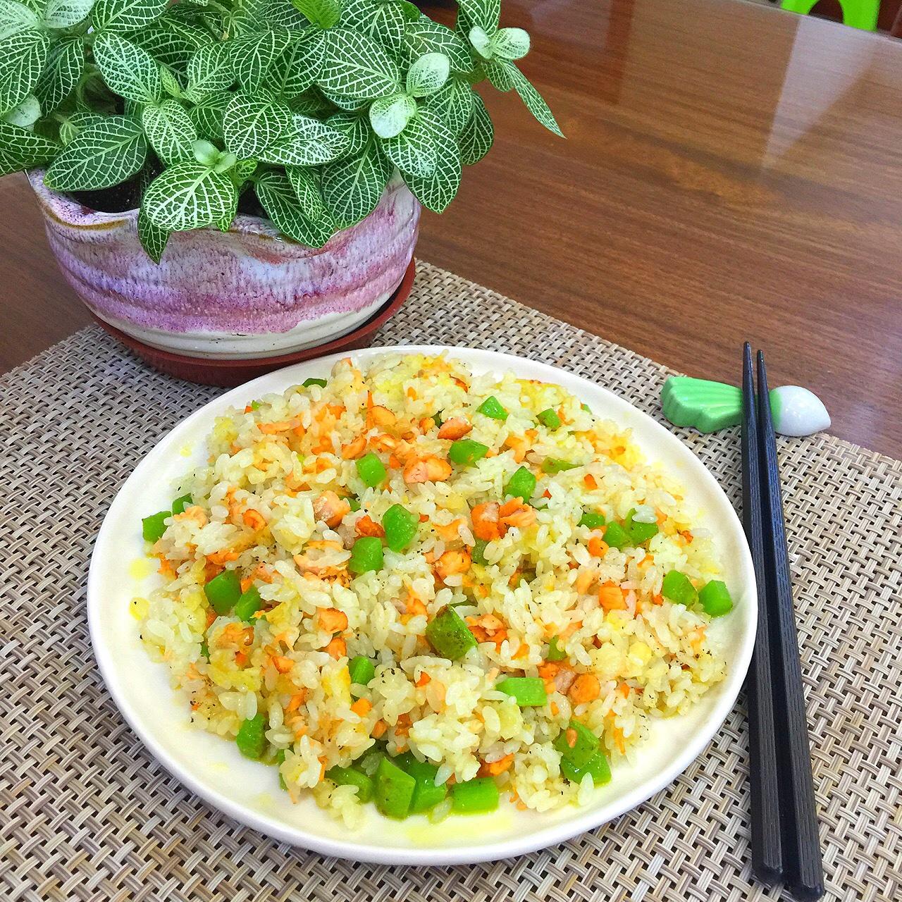 泡菜蘿蔔三文魚炒飯的做法 步骤8