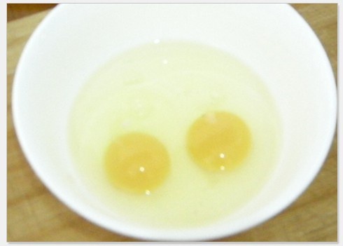 金針菇炒雞蛋的做法 步骤2
