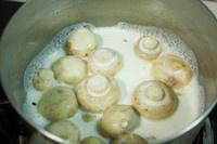 奶油芝士蘑菇面的做法 步骤3