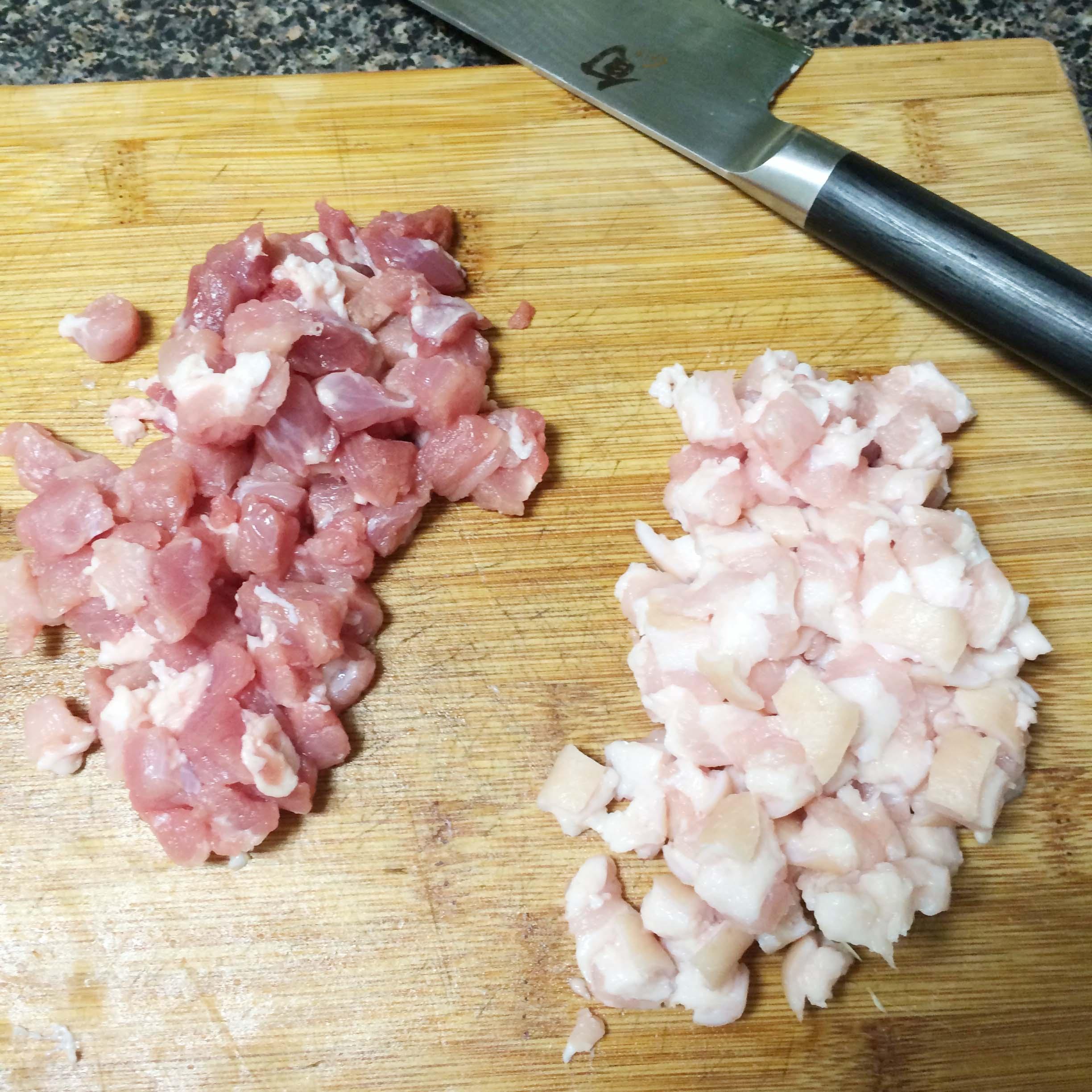 白菜醬肉丁餡 燙麪蒸餃的做法 步骤1