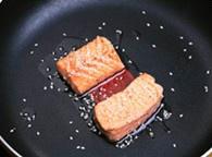 芝麻錦香三文魚的做法 步骤4
