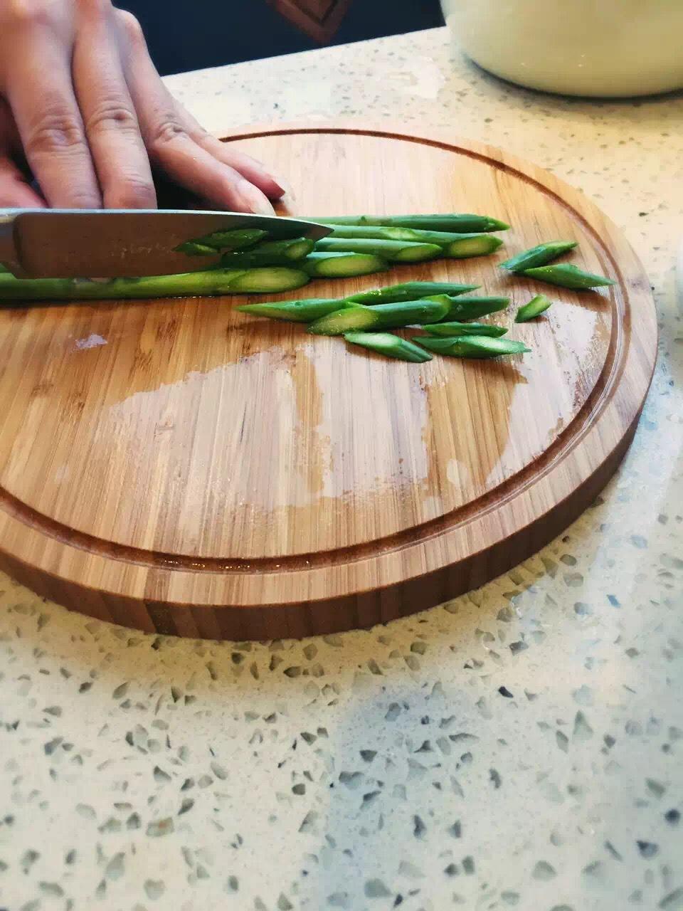 蘆筍滑子菇燴飯的做法 步骤2