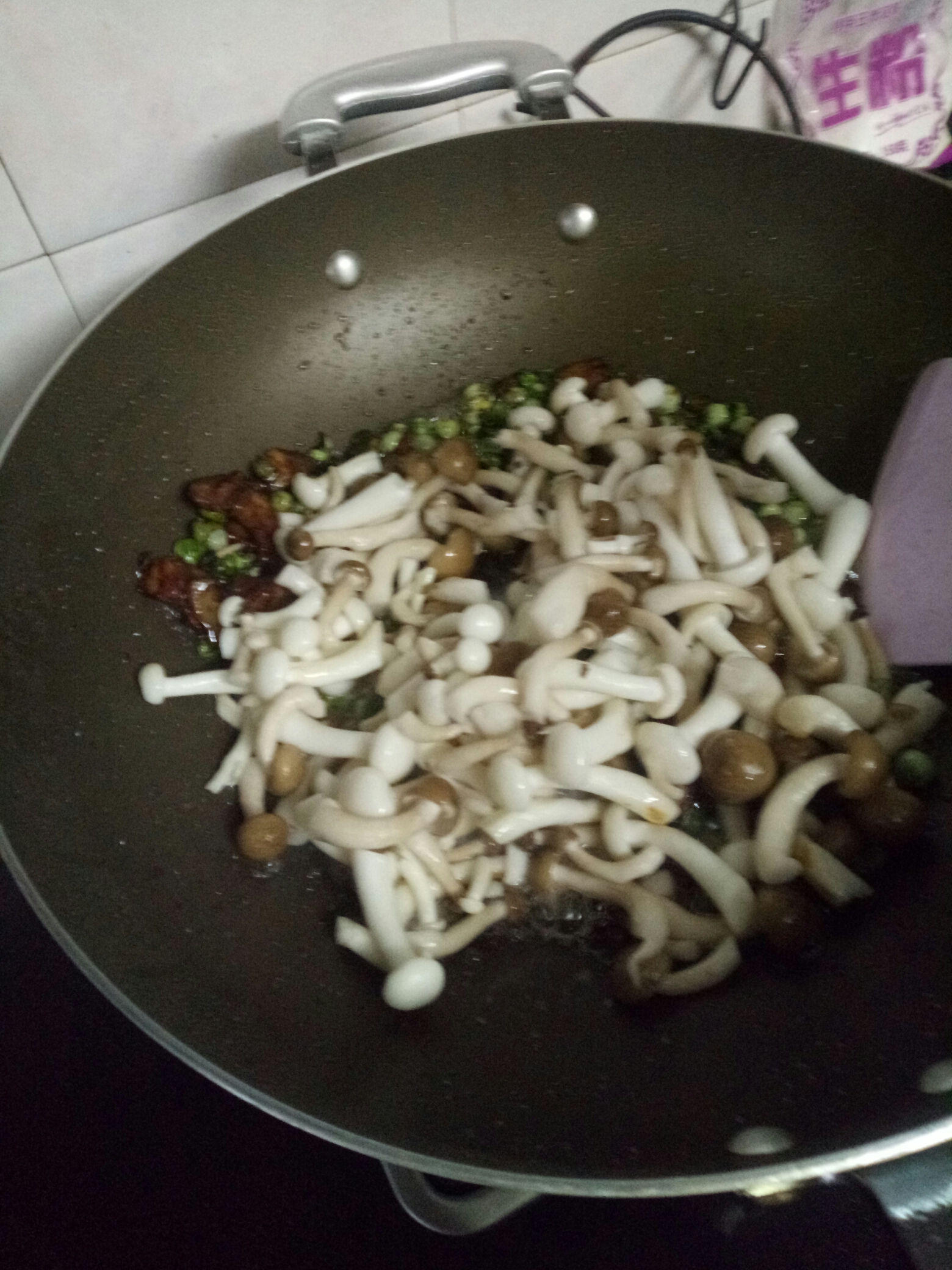 肉末蟹味菇（滑子菇）家常菜的做法 步骤3