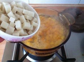 桂花紅薯年糕甜湯的做法 步骤3