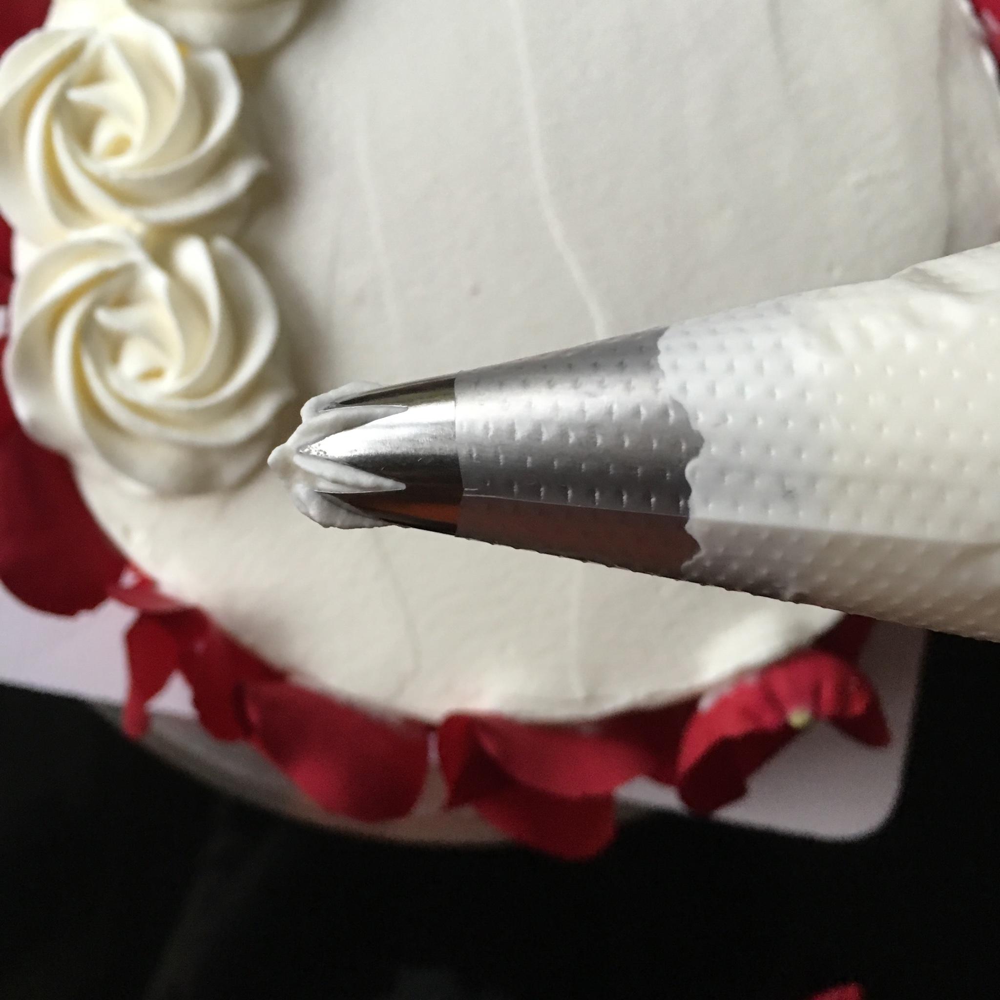 浪漫玫瑰花瓣蛋糕的做法 步骤12
