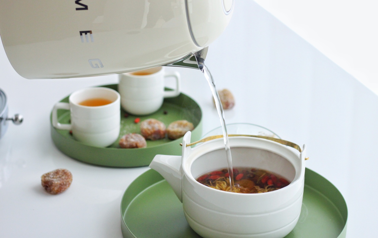 菊花蜜棗茶——物喜蜜棗的做法 步骤3