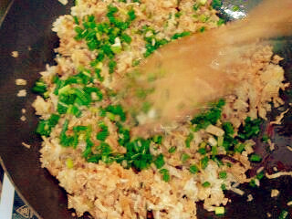 腐竹香菇柬埔寨茉莉香米炒飯的做法 步骤6