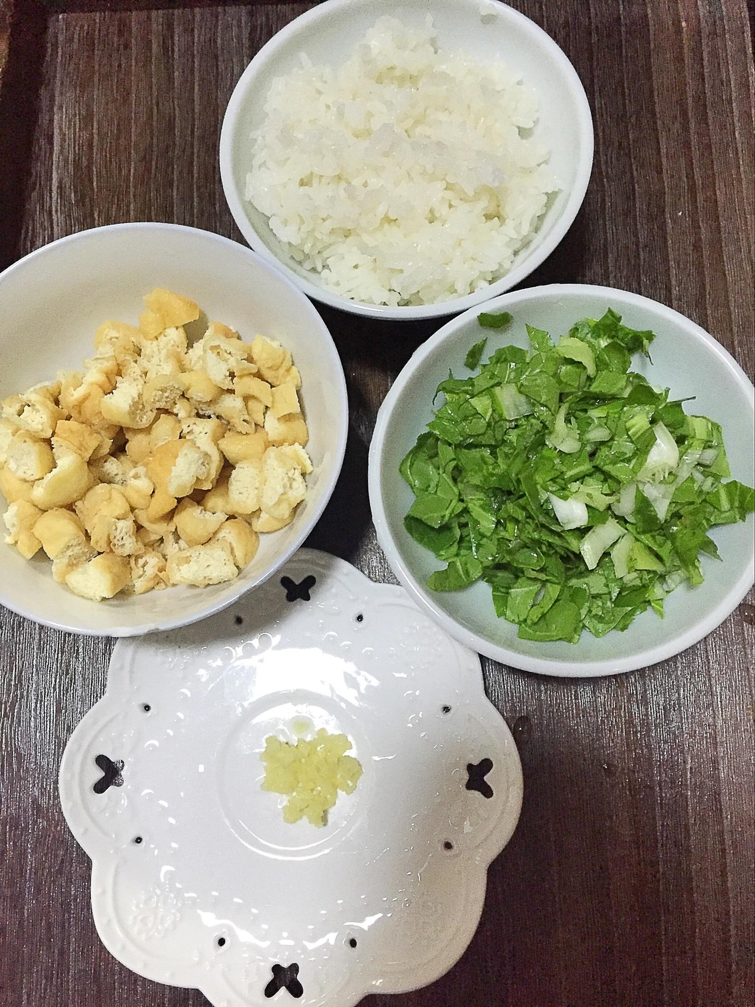 翡翠炒飯—星雲大師最推崇的簡食的做法 步骤1