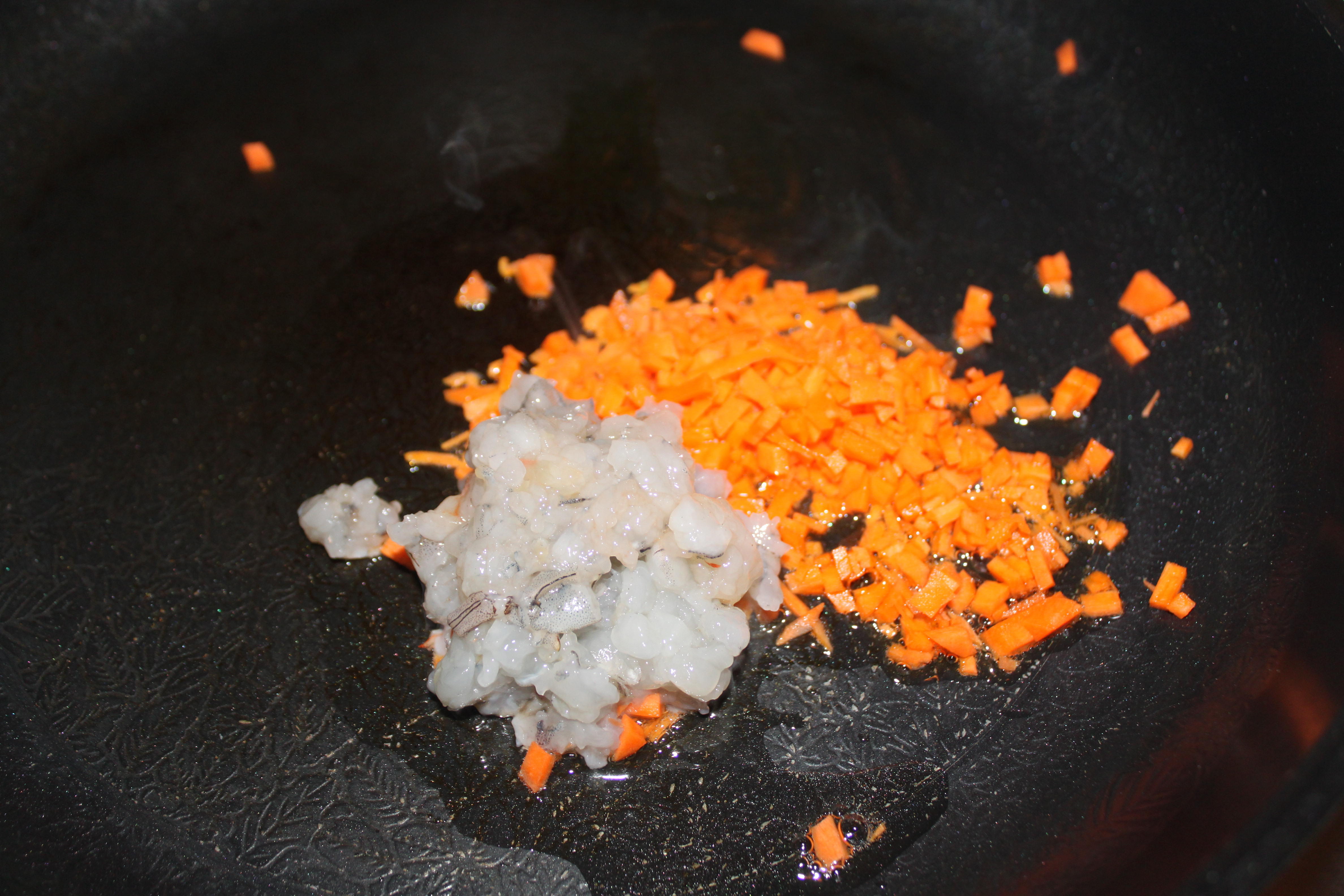 【彩蔬蝦仁飯糰】營養豐富，寶寶愛吃的做法 步骤3