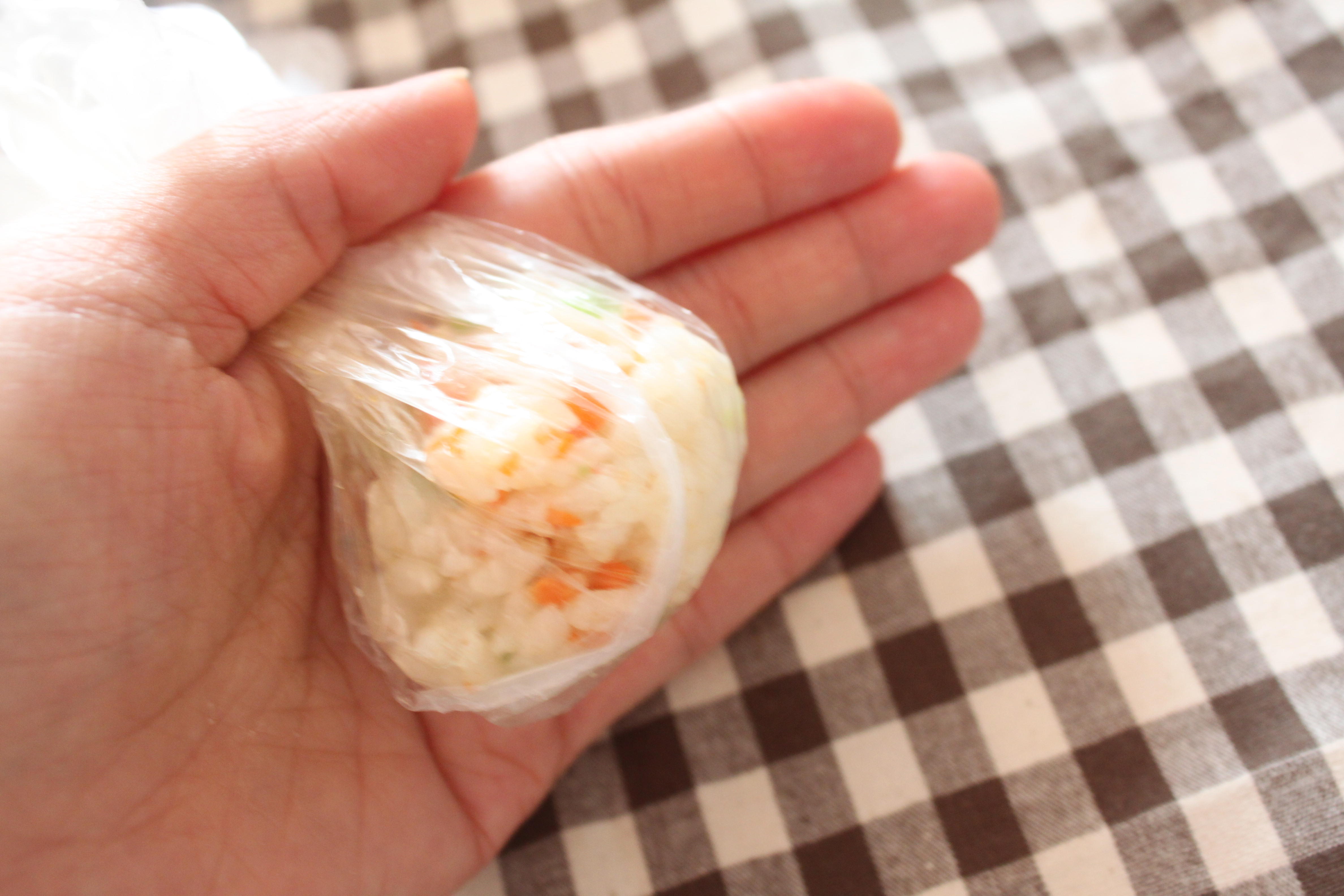 【彩蔬蝦仁飯糰】營養豐富，寶寶愛吃的做法 步骤9