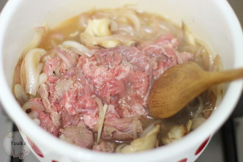 牛丼（日式牛肉蓋澆飯）的做法 步骤5