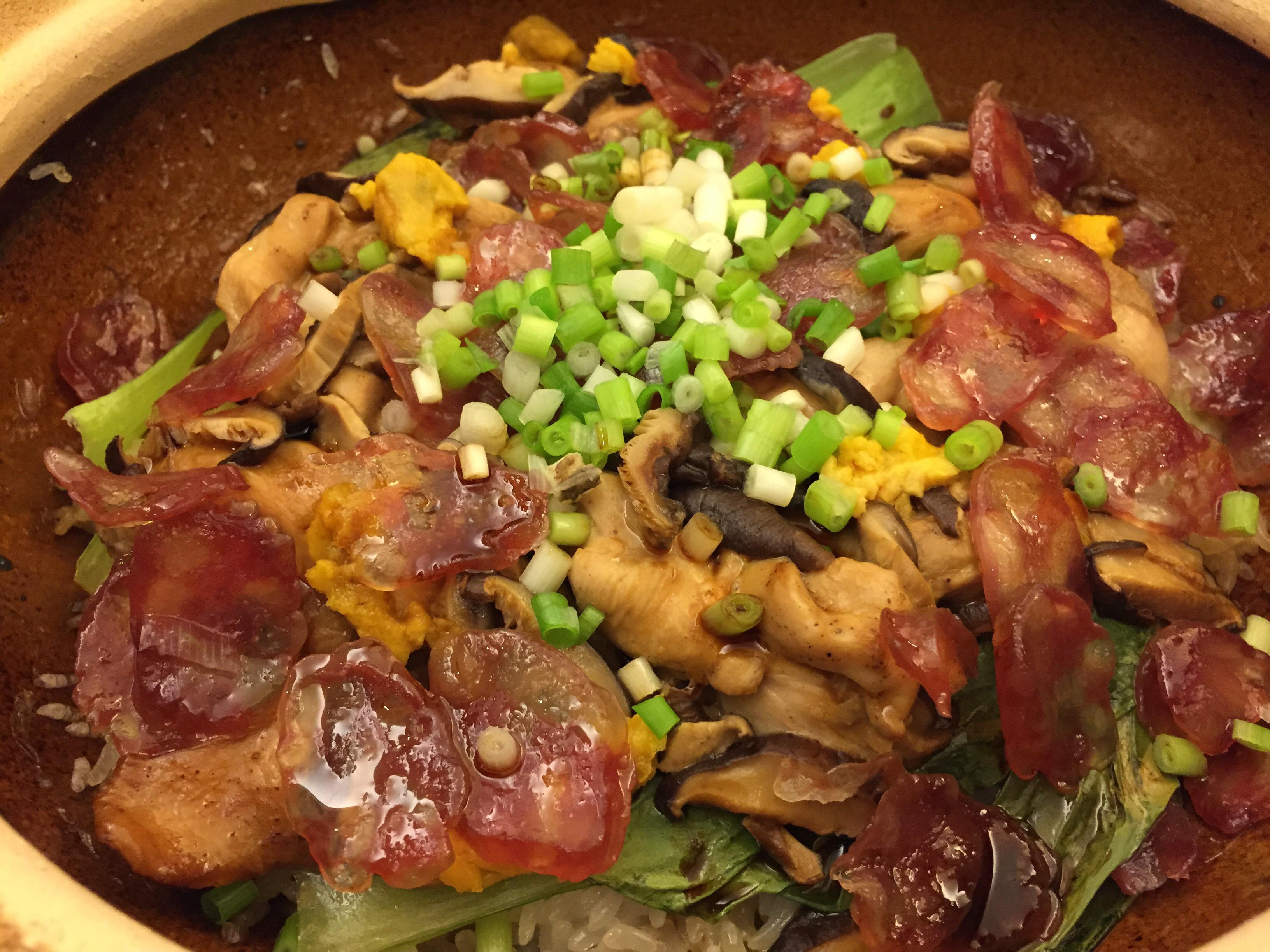 滑雞臘味煲仔飯菜譜 Chicken Chinese Sausage Claypot Rice Recipe的做法 步骤4