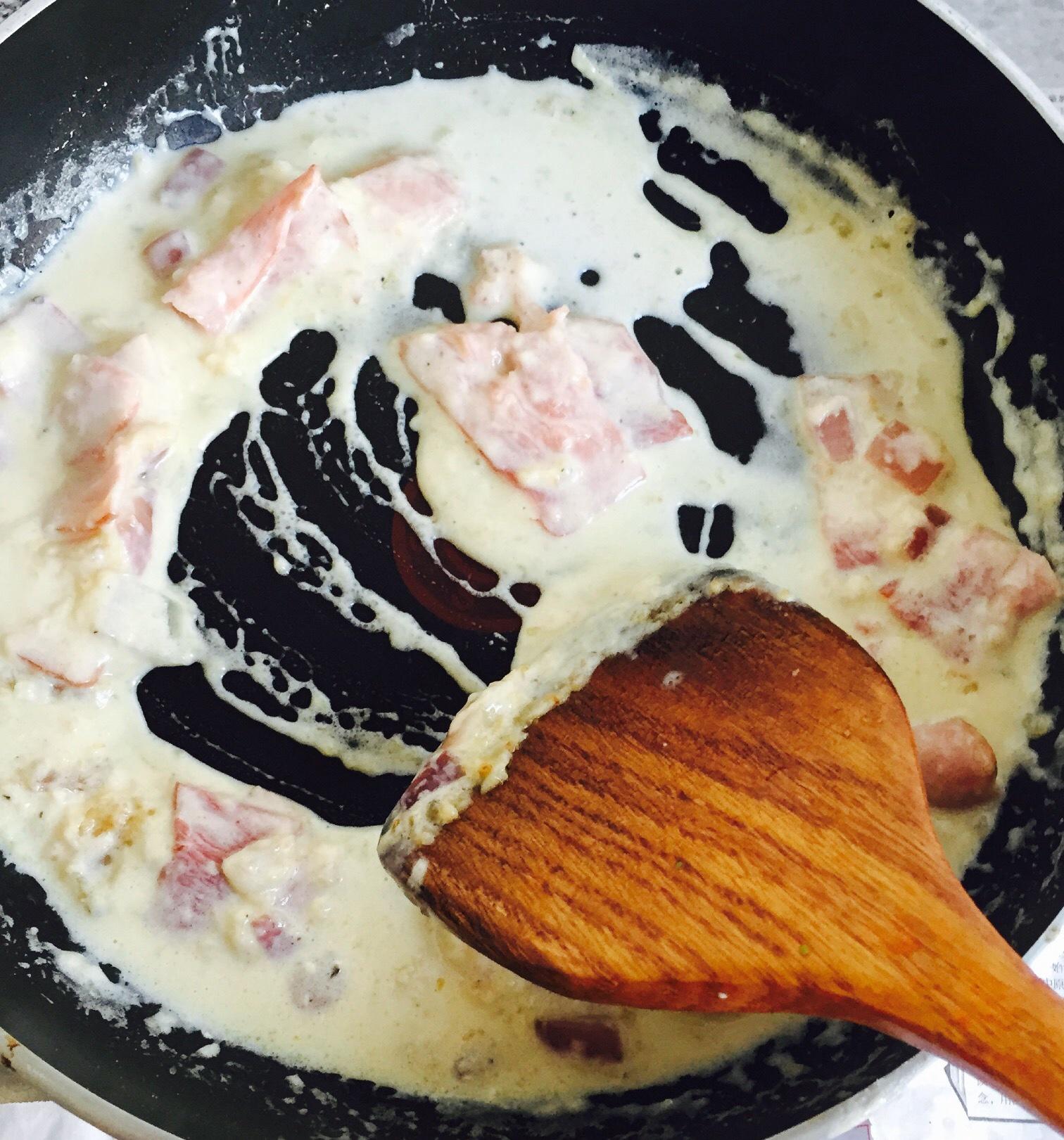 奶油培根焗飯的做法 步骤6
