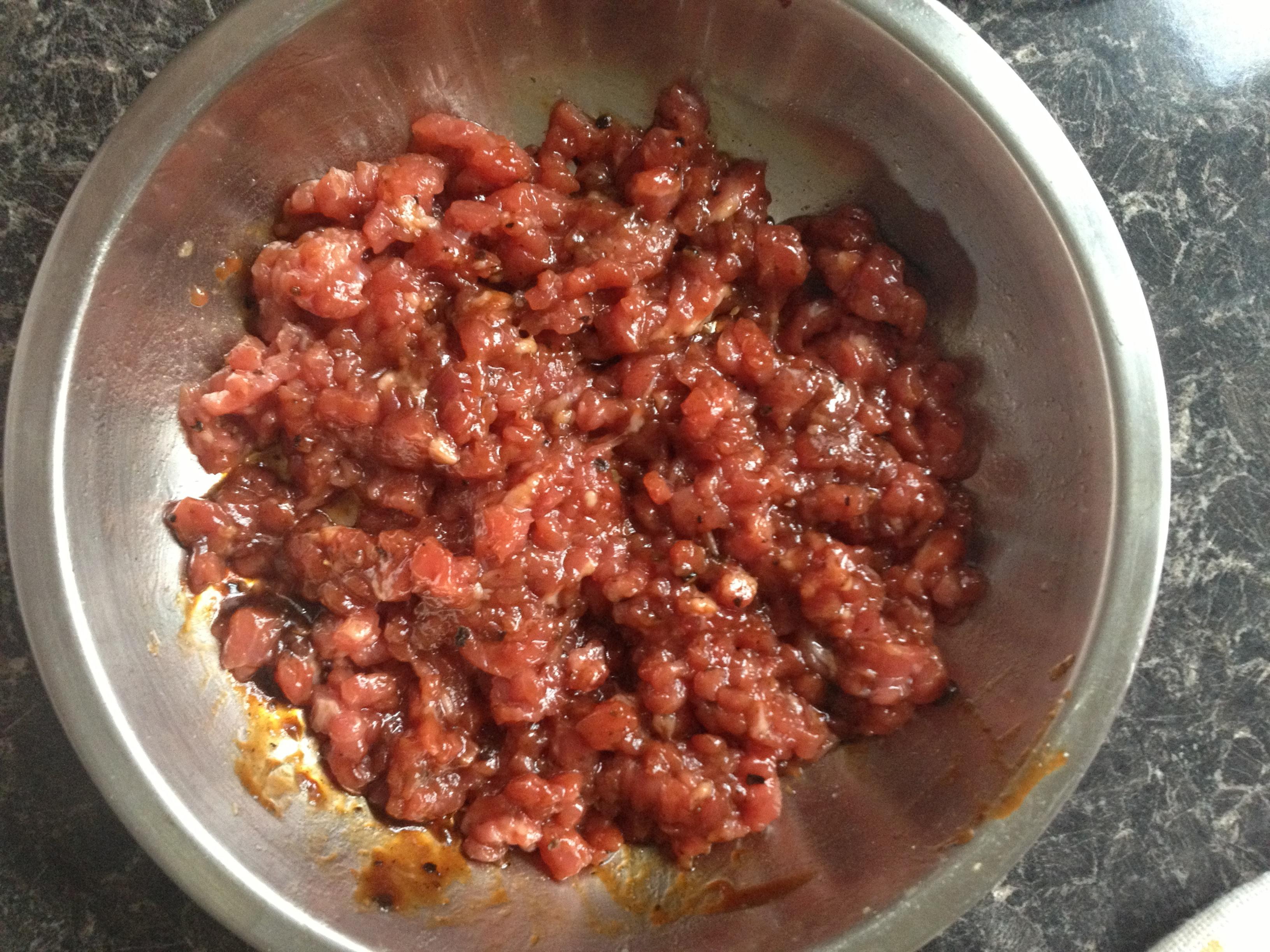 黑椒牛柳粒焗飯的做法 步骤2