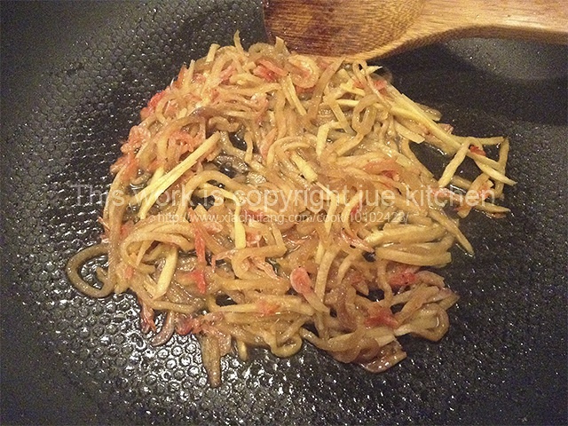 櫻花蝦蘿蔔乾雜燴飯的做法 步骤2