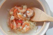 【無印良品輕料理】蝦仁土豆牛奶燴飯的做法 步骤3