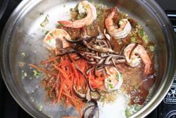 鮮蝦炒麪的做法 步骤4