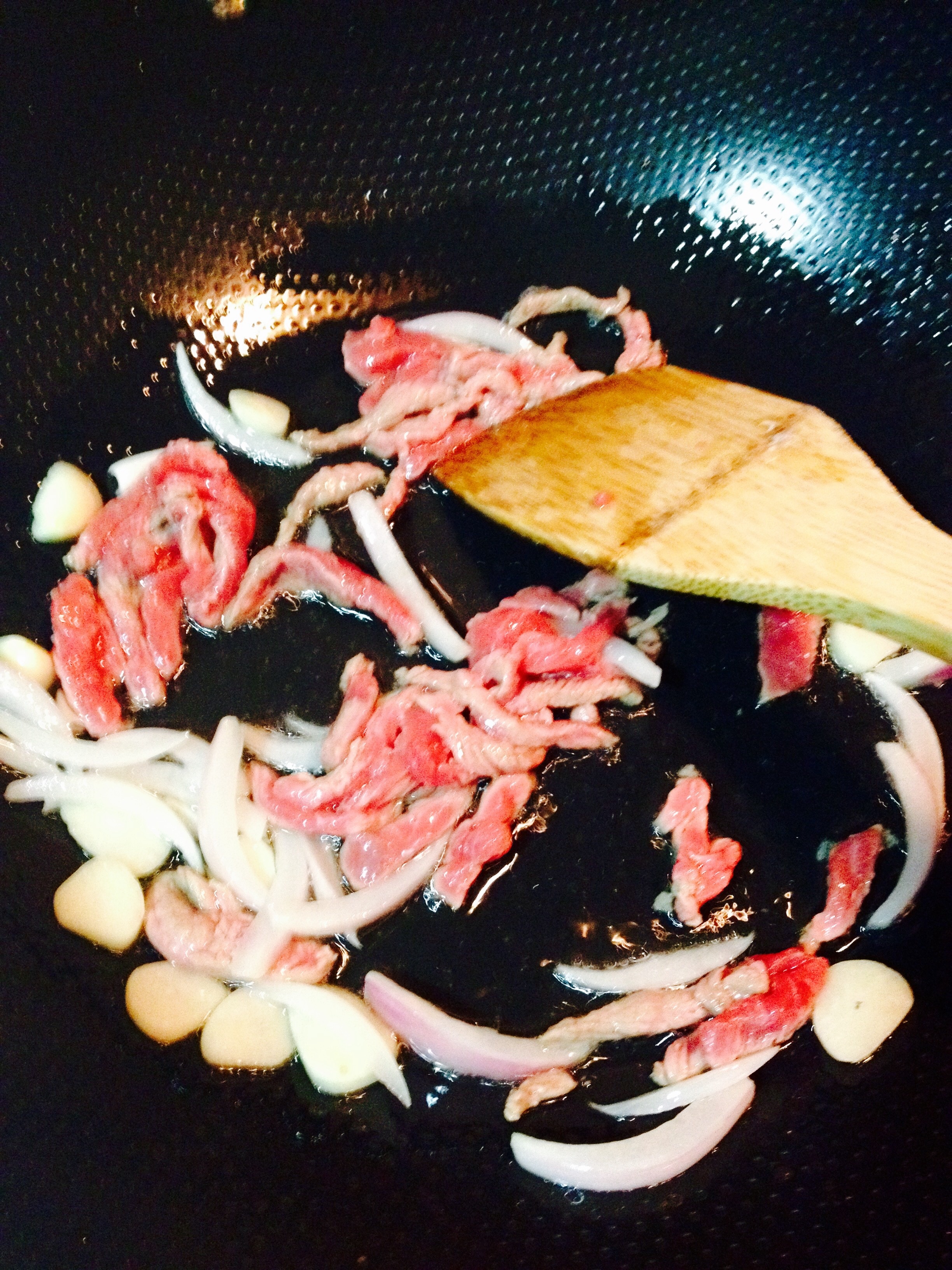 黑椒牛肉炒麪的做法 步骤5
