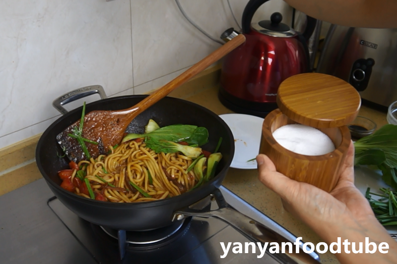 雞蛋素炒麪Fried Noodles Vegetarian的做法 步骤6