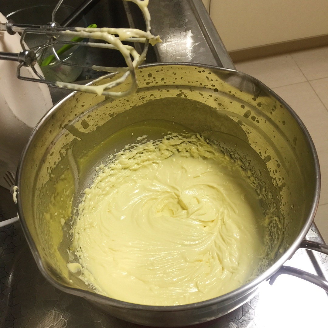 柚香淡奶油磅蛋糕的做法 步骤3