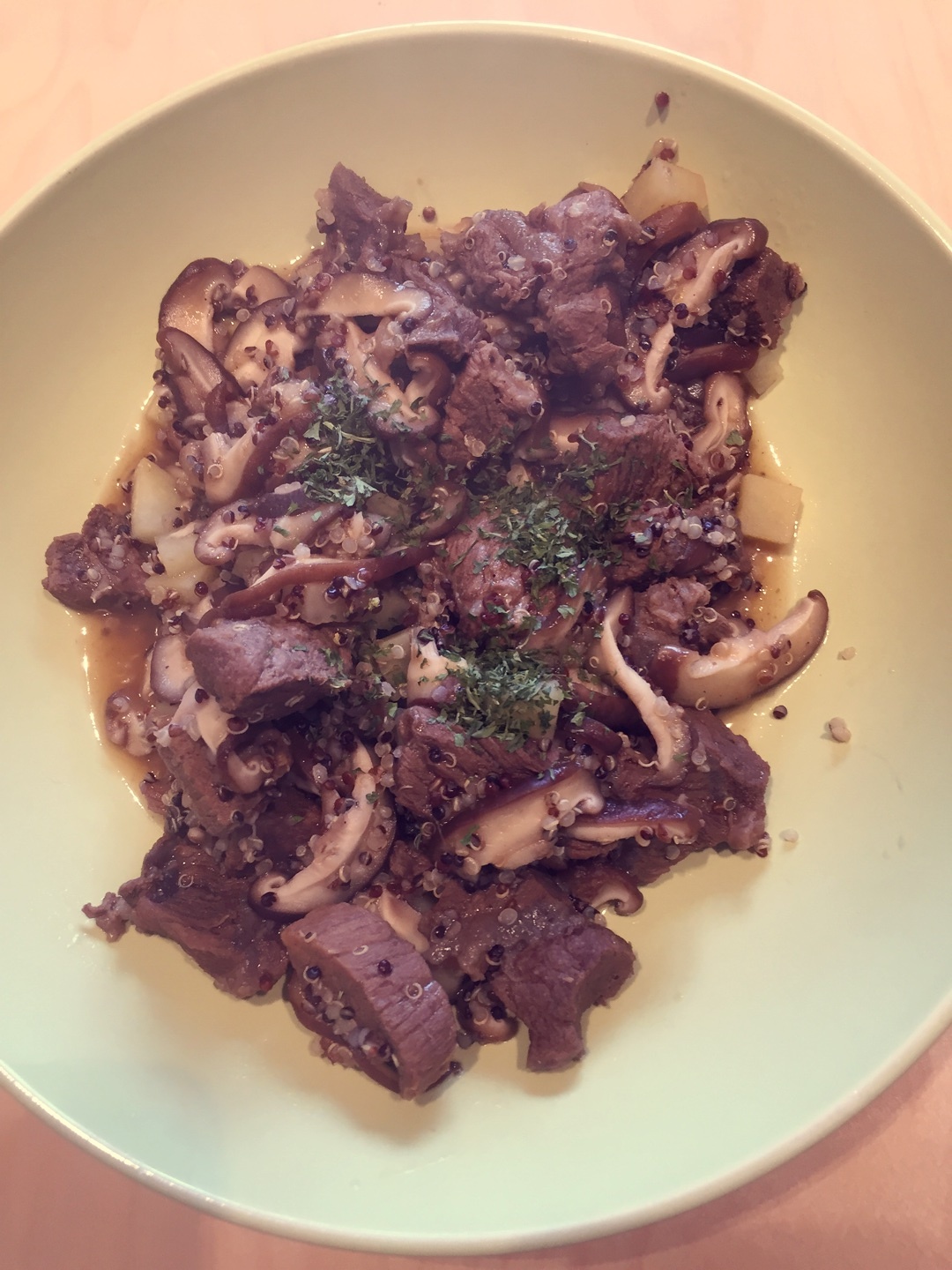 香菇土豆藜麥燜牛肉飯的做法 步骤4