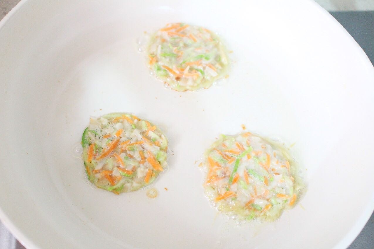 蔬菜蓮藕餅－寶寶輔食的做法 步骤11