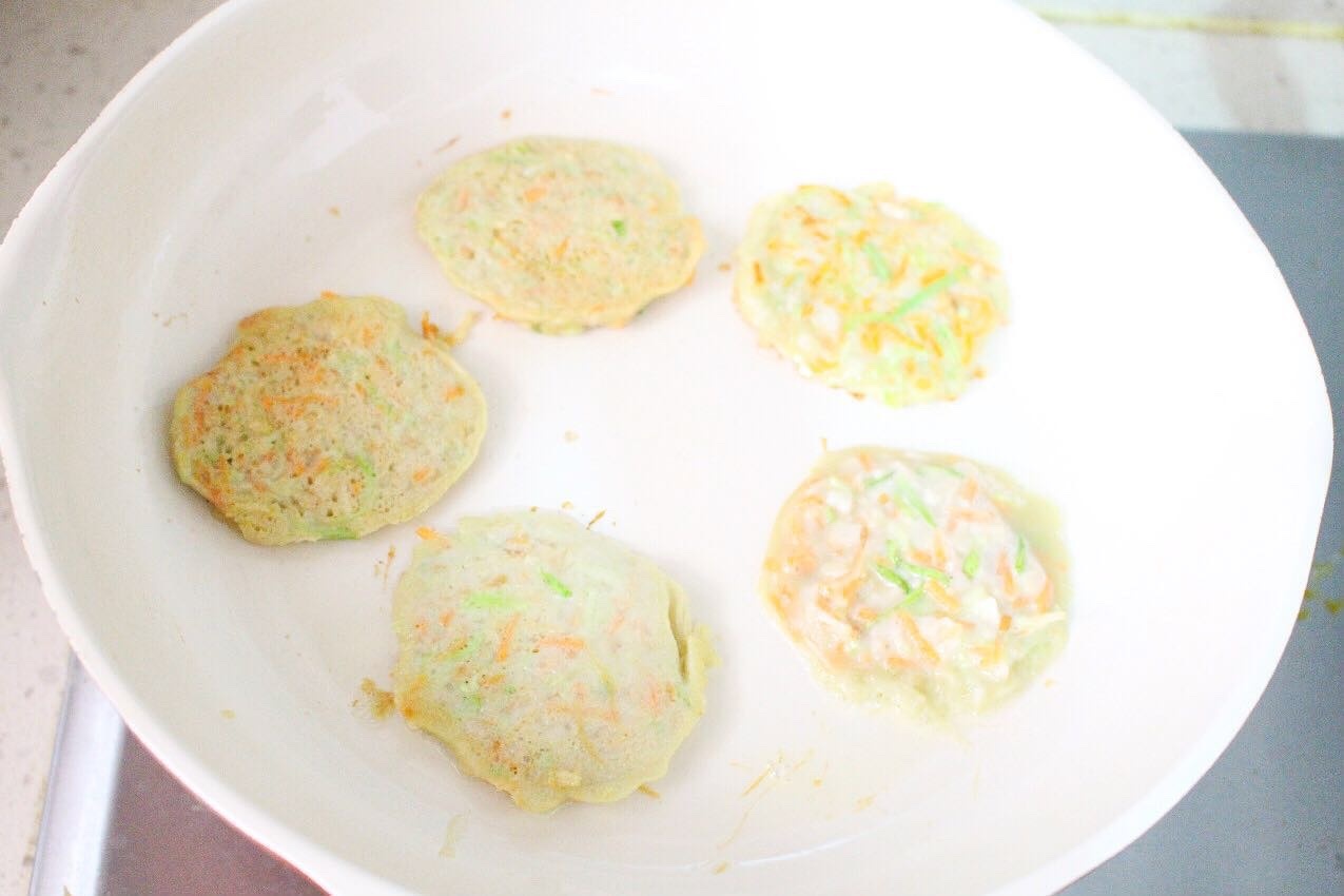 蔬菜蓮藕餅－寶寶輔食的做法 步骤12
