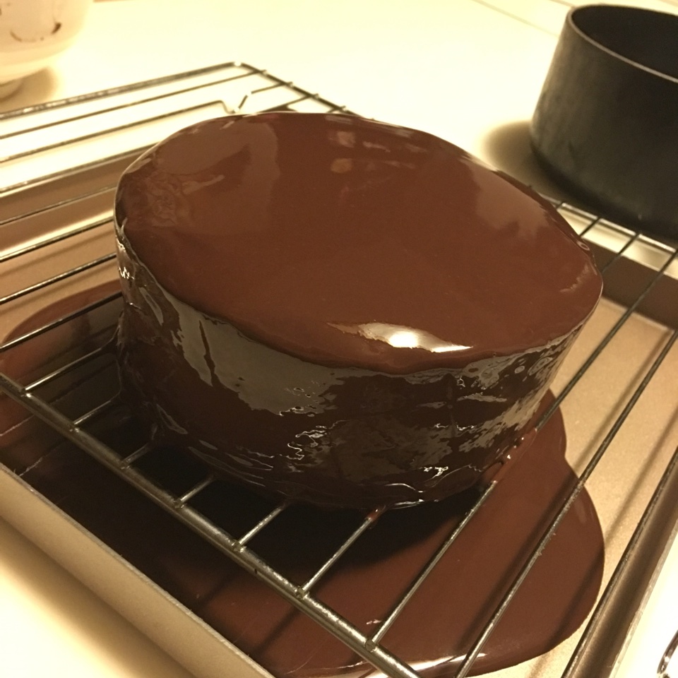 巧克力淋面奶油夾心戚風蛋糕的做法 步骤3