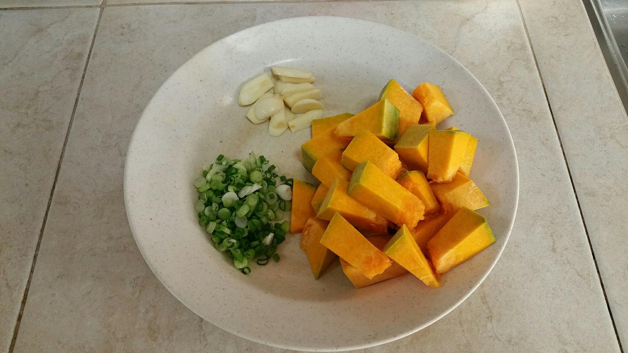 南瓜疙瘩湯的做法 步骤1