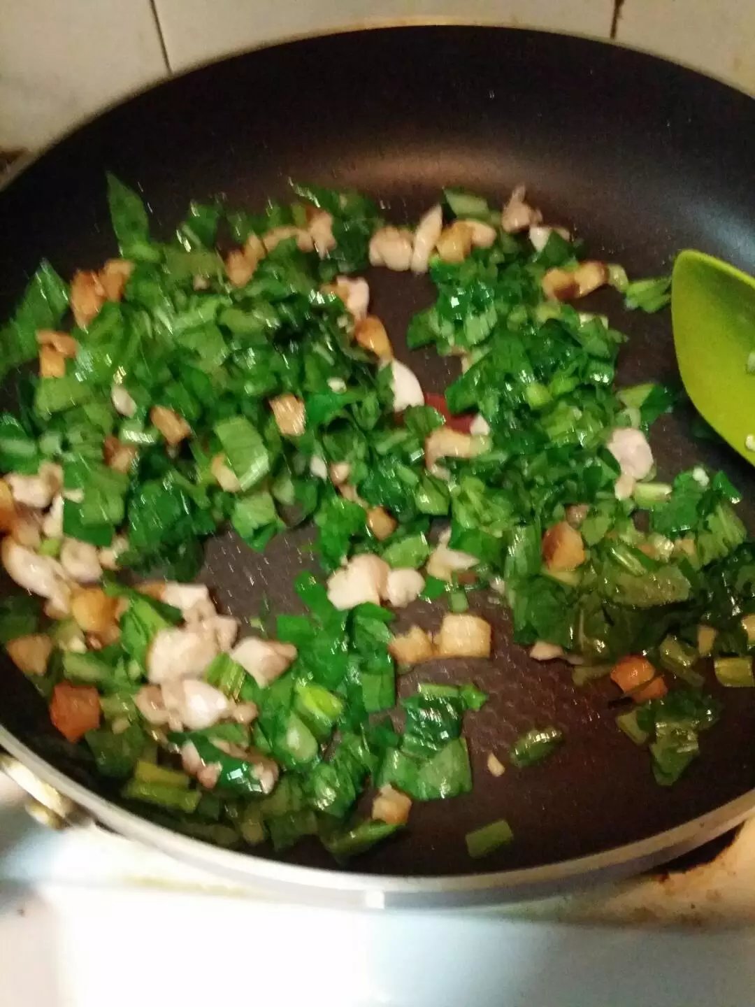 鹹鯛魚雞腿粒橄欖菜炒飯的做法 步骤5