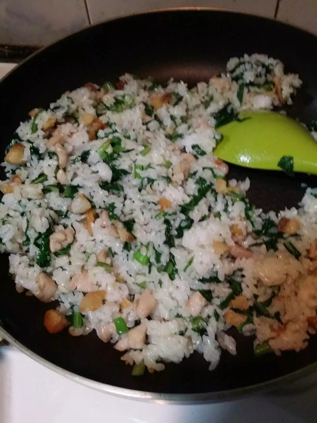 鹹鯛魚雞腿粒橄欖菜炒飯的做法 步骤6