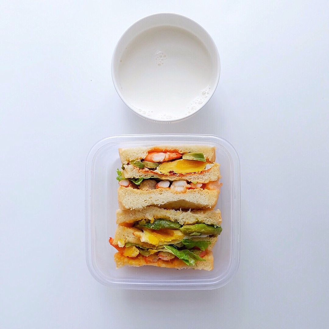 鮮蝦牛油果三明治的做法 步骤6