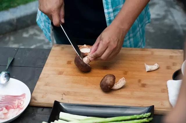 蘆筍豬肉卷的做法 步骤1