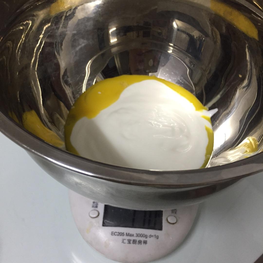 超簡單無油酸奶優格蛋糕的做法 步骤3
