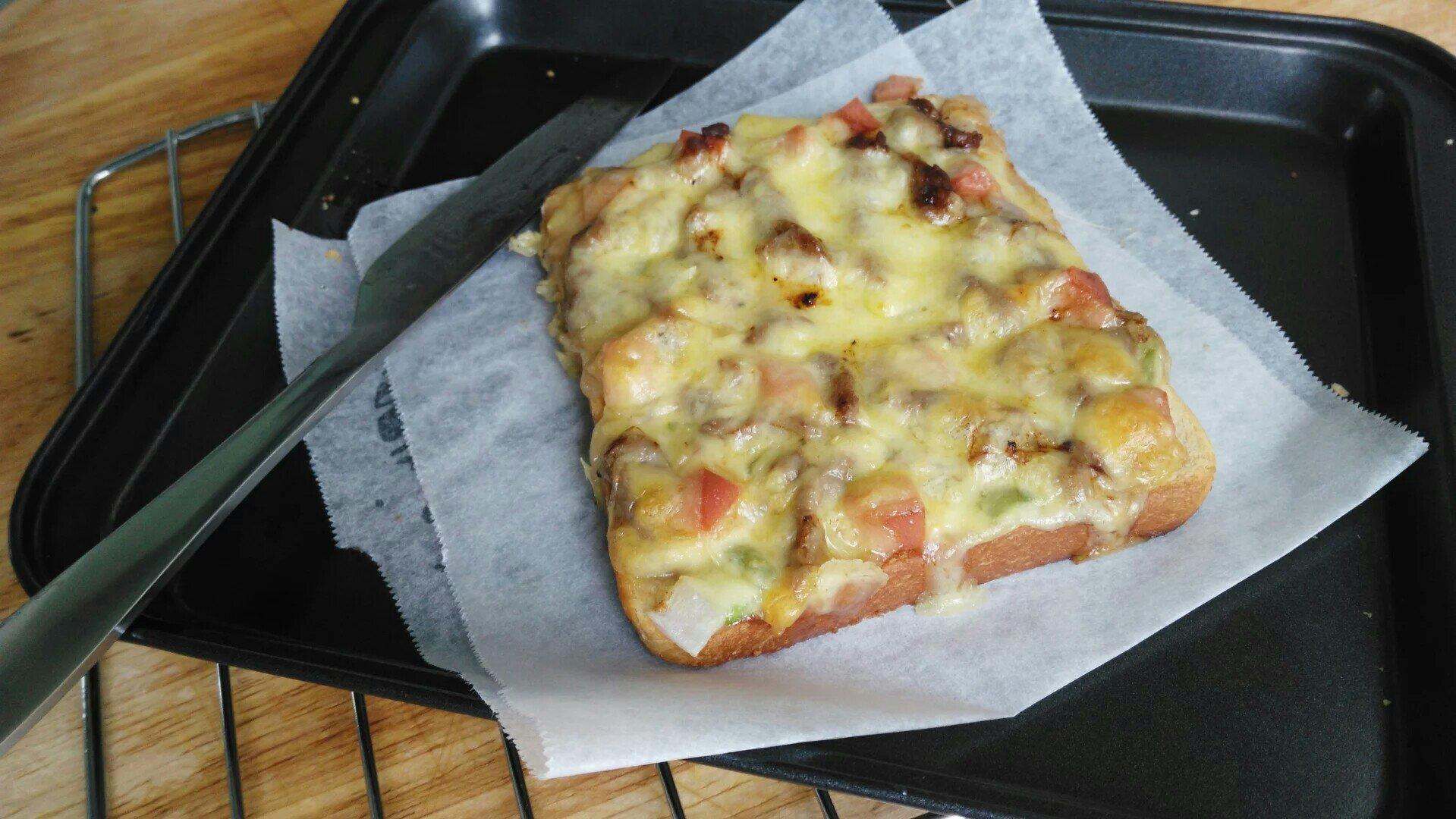黑椒牛柳麪包片披薩的做法 步骤3